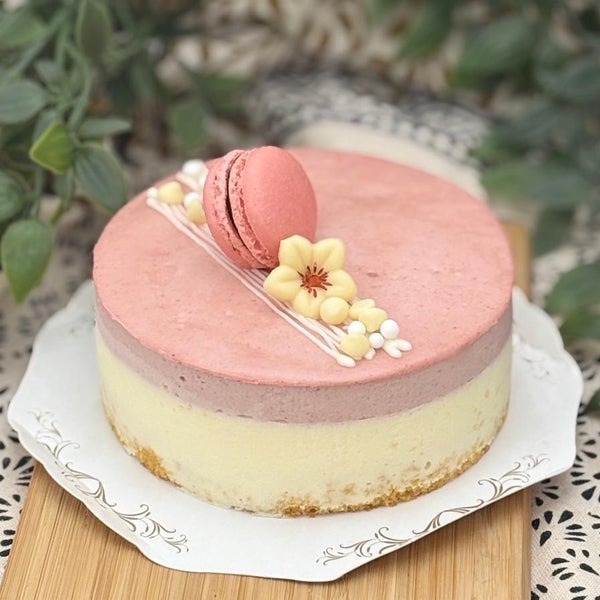 Moussekakku 4 hengelle, vadelma-valkosuklaa